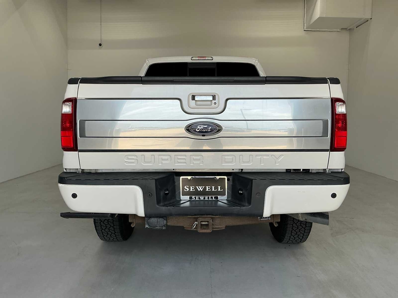 Used 2016 White Platinum Metallic Tri-Coat Ford Platinum image 5