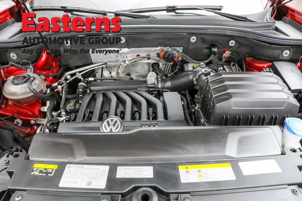 Used 2022 Red Volkswagen 3.6L V6 SE w/Technology image 7