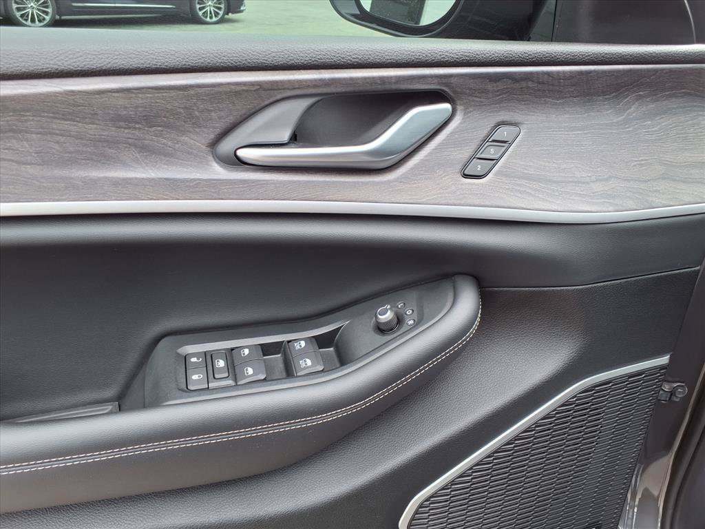 Used 2022 Baltic Gray Metallic Clearcoat Jeep Limited image 14