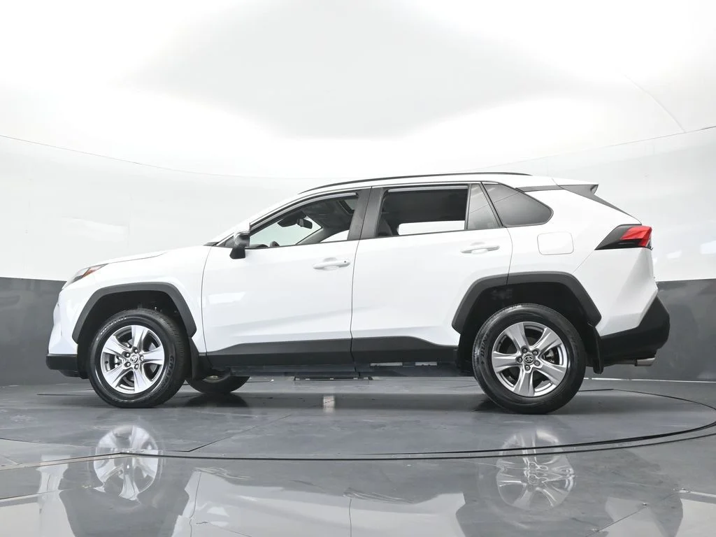 Used 2025 Ice Toyota XLE image 51