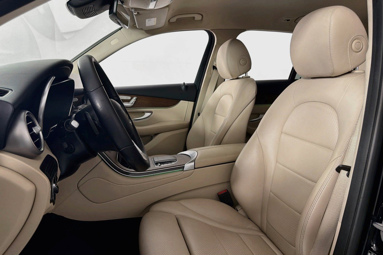 Used 2022 Black Mercedes-Benz 300 image 16