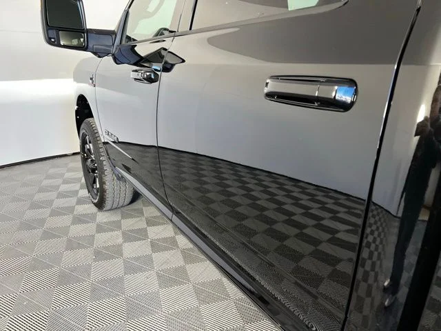 New 2026 Diamond Black Crystal Pearl-Coat Exterior Paint RAM Laramie image 10