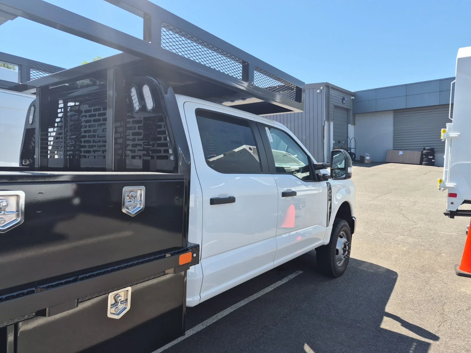 New 2026 Oxford White Ford XL CONCRETE image 4