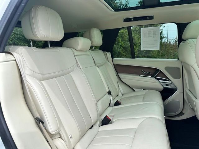 Used 2023 Fuji White Land Rover SE image 25