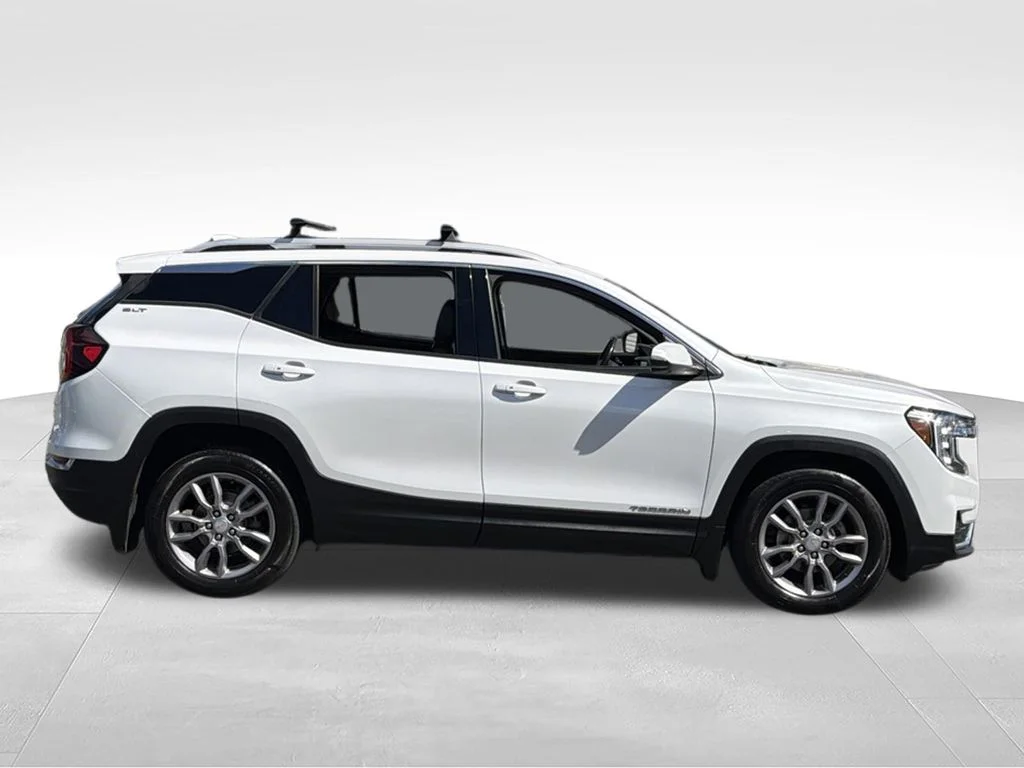 Used 2022 White GMC SLT image 9
