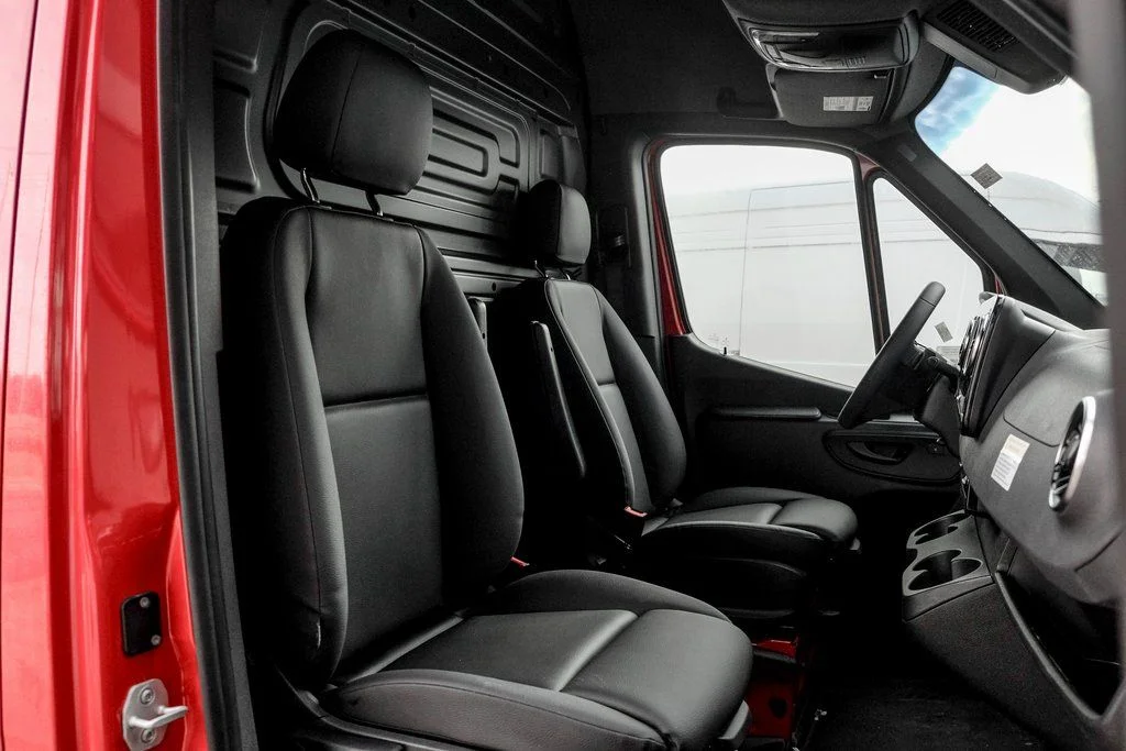 Used 2026 Jupiter Red Mercedes-Benz Cargo 170 WB image 20