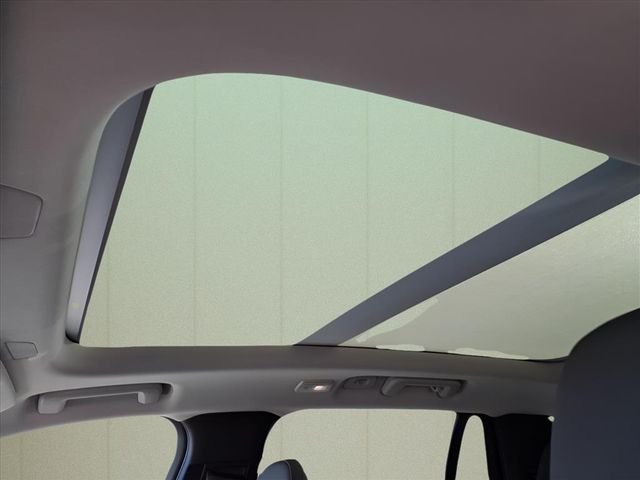 2026 Volvo XC90 Plus - Photo 17
