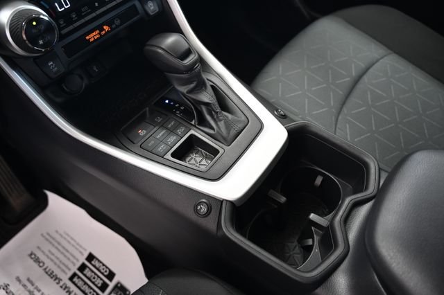 Used 2022 White Toyota XLE image 19