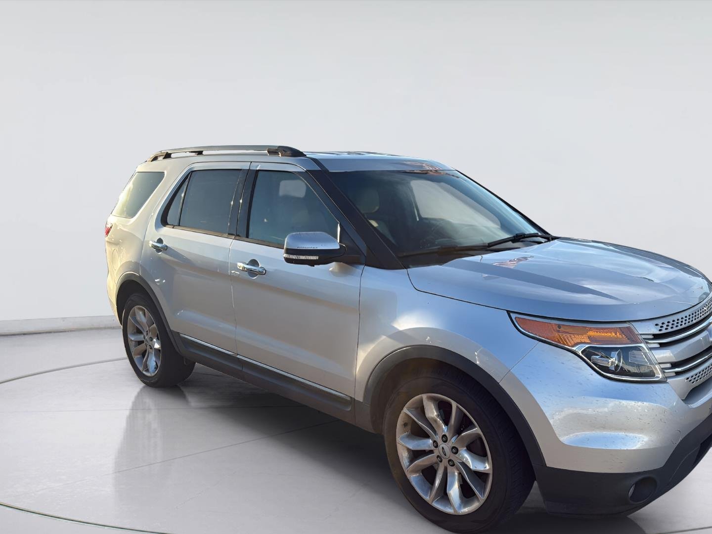 Used 2015 Ingot Silver Metallic Ford Limited image 2