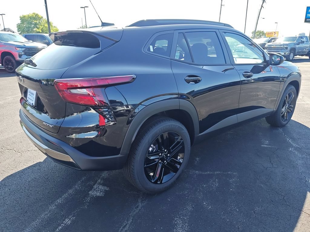 New 2026 Mosaic Black Metallic Chevrolet ACTIV image 5