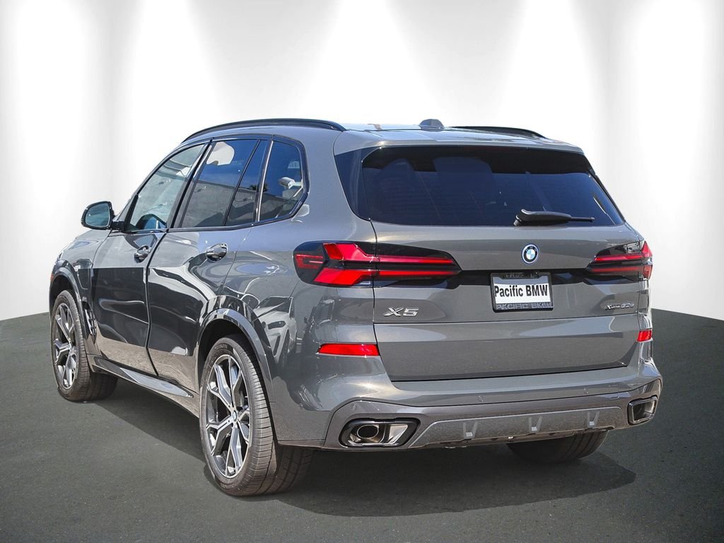New 2026 Dravit Grey Metallic BMW xDrive50e image 4