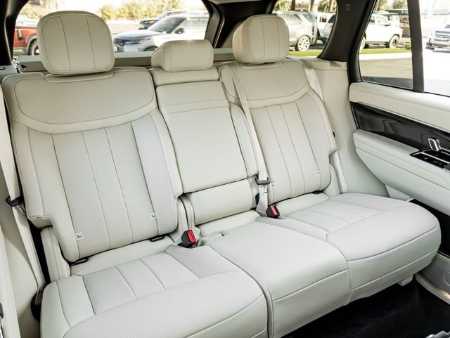 New 2026 Santorini Black Land Rover SE image 27