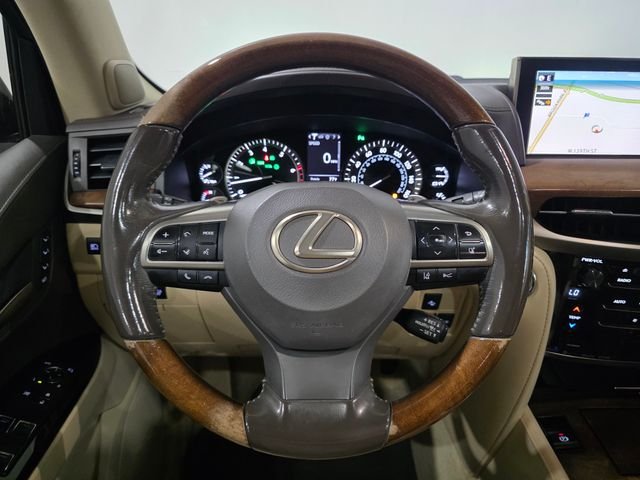 Used 2016  Lexus 570 image 16