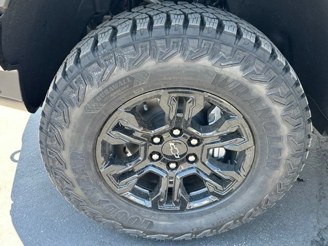 2026 Chevrolet Silverado 1500 ZR2 - Photo 13