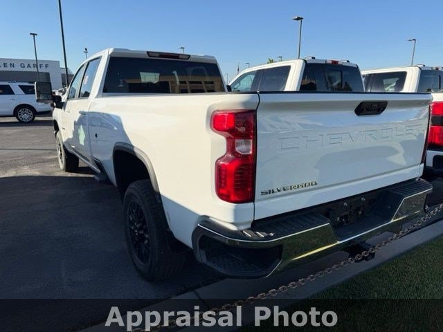 Used 2022 Summit White Chevrolet LT image 3