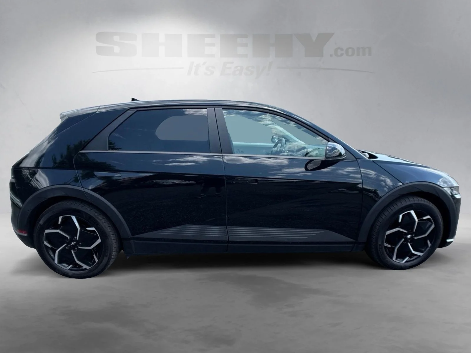 Used 2023 Black Hyundai SEL image 11