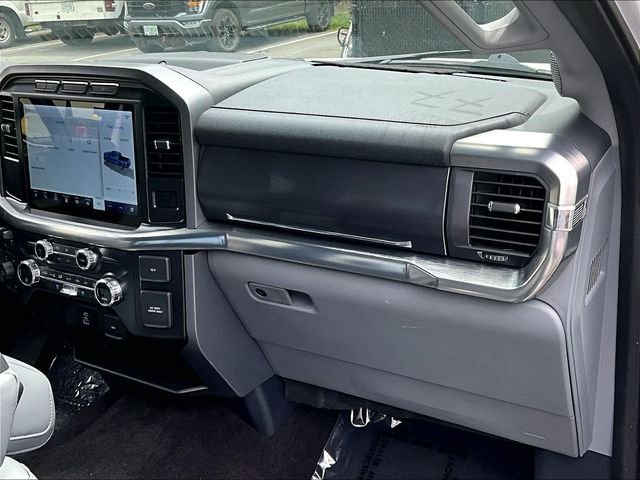 Used 2021 White Ford Lariat image 17