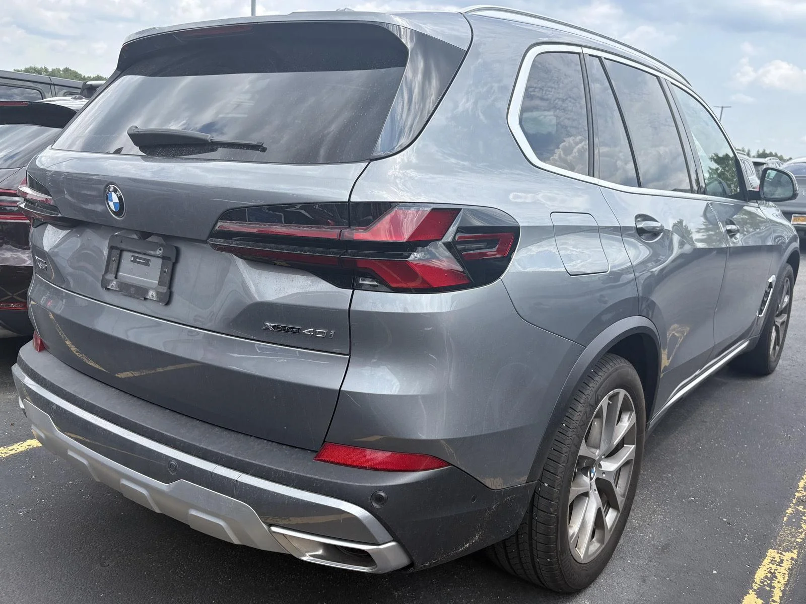 Used 2024 Skyscraper Grey Metallic BMW xDrive40i image 5