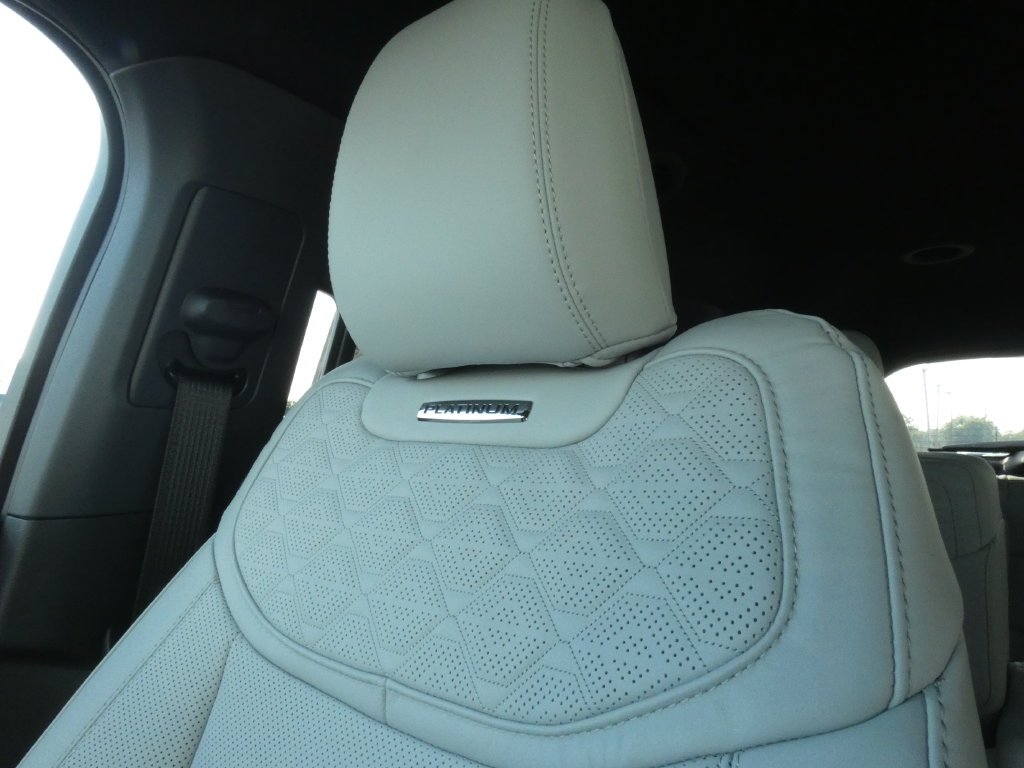 New 2027 Star White Metallic Tri-Coat Ford Platinum™ image 32