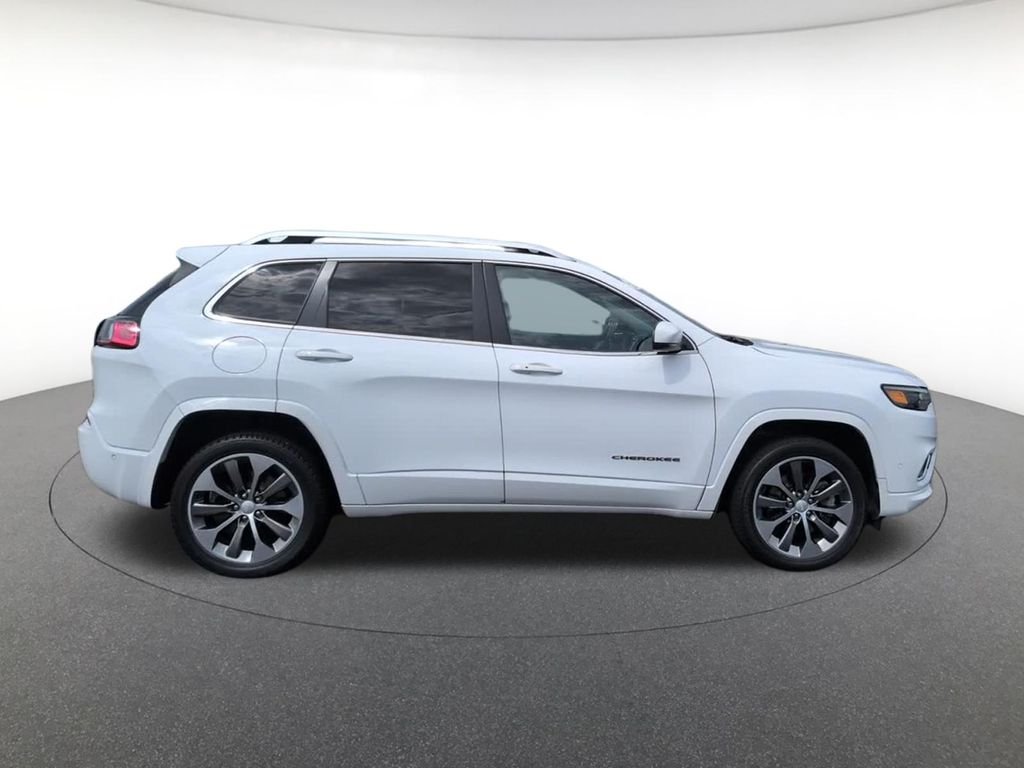 Certified Used 2019 White Jeep Overland image 4