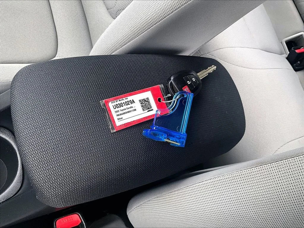 Certified Used 2022 Silver Toyota L image 29
