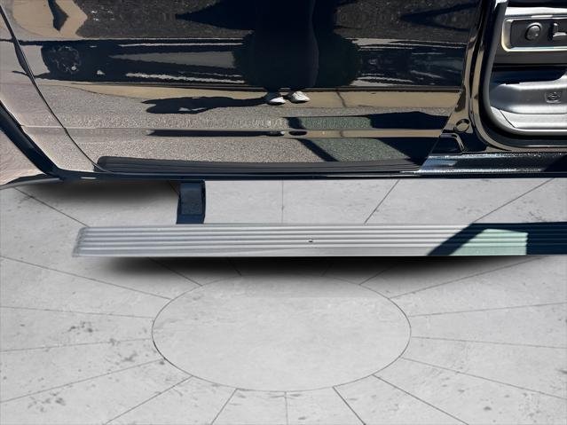 New 2026 Diamond Black Crystal Pearl-Coat Exterior Paint RAM LARAMIE image 26