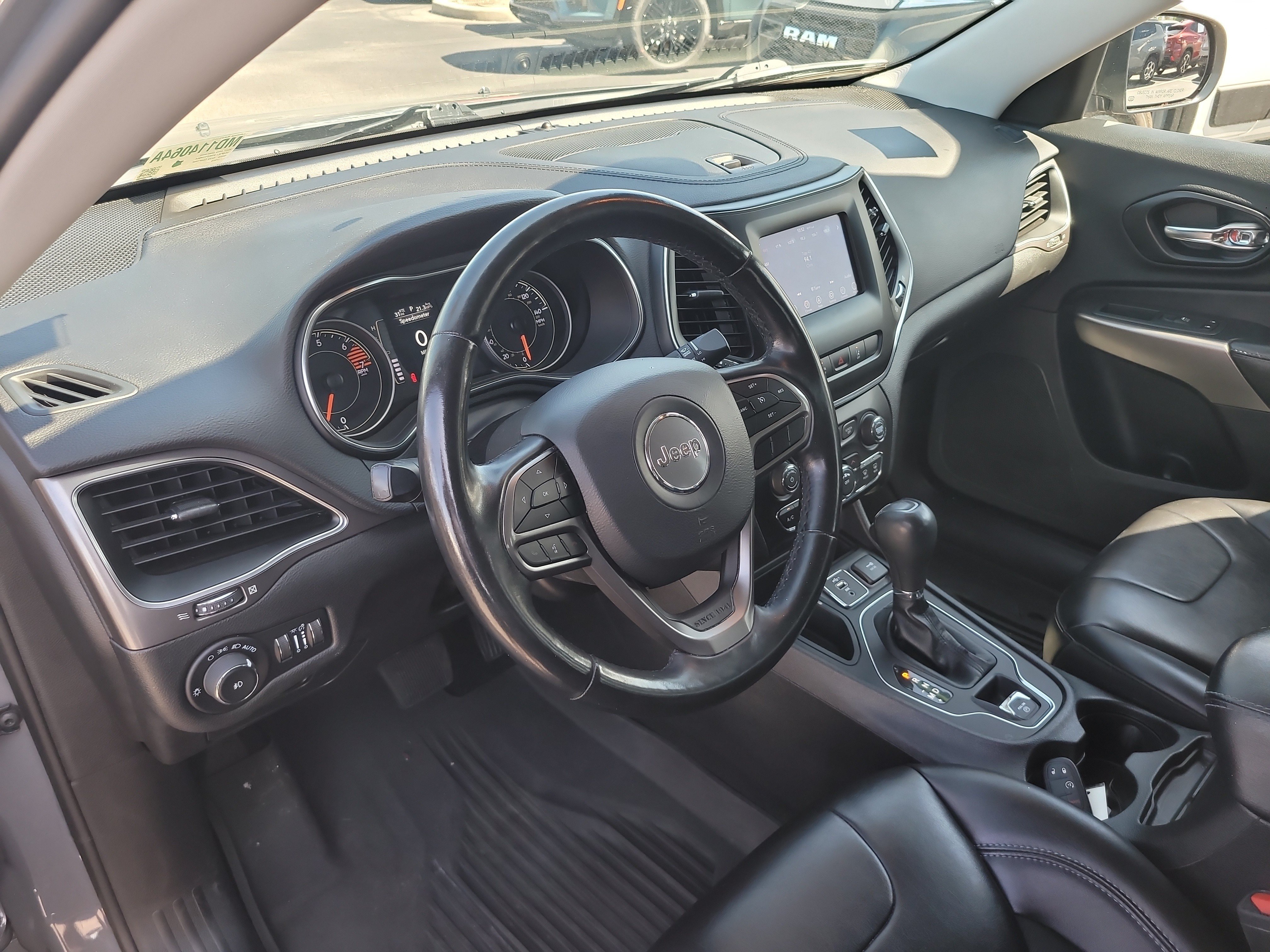 Used 2021 Sting-Gray Clearcoat Jeep Latitude Plus image 19