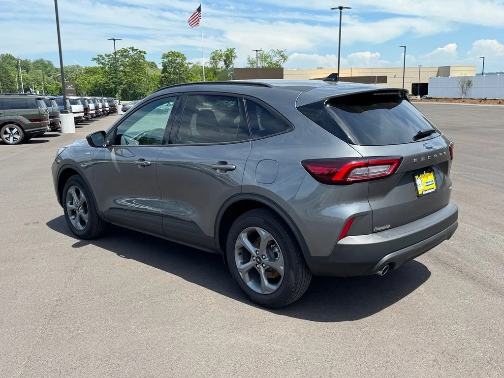 Used 2025 Gray Ford ST-Line image 5