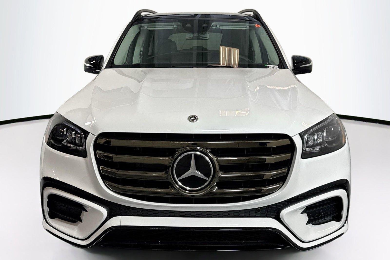 New 2026 Manufaktur Moonlight White Metallic Mercedes-Benz GLS 450 image 2