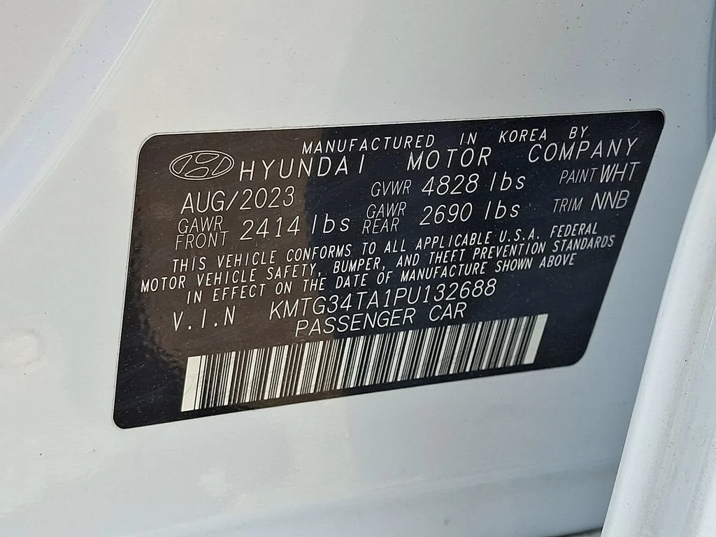 Used 2023 White Genesis 2.0T AWD image 61