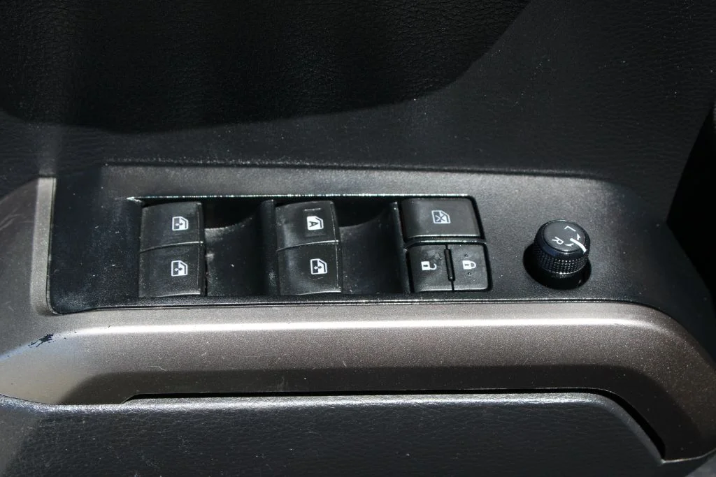 Used 2022 White Toyota SR5 image 28