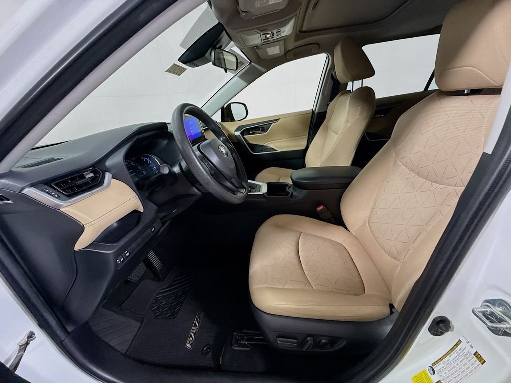 Used 2023 Ice Cap Toyota Hybrid XLE image 20