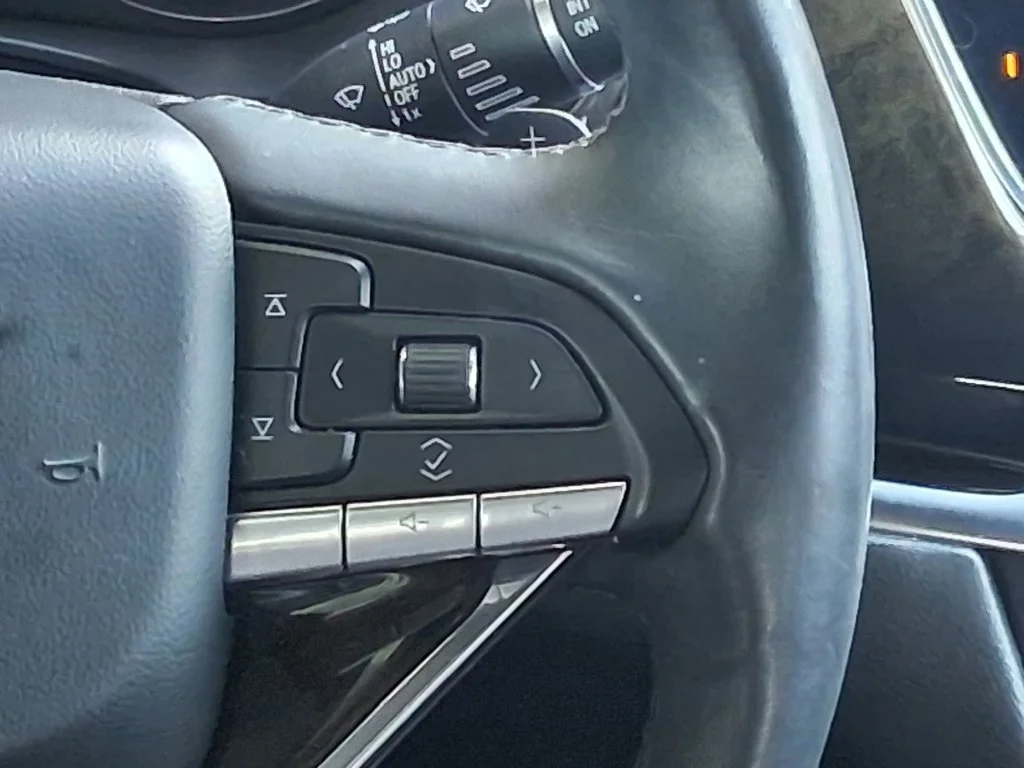 Used 2020 MANHATTAN NOIR METALLIC Cadillac FWD Premium Luxury image 12