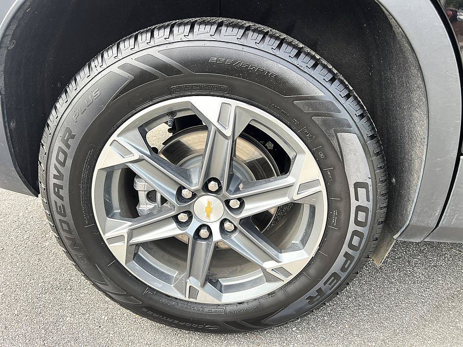 Used 2025 Black Chevrolet LT image 11