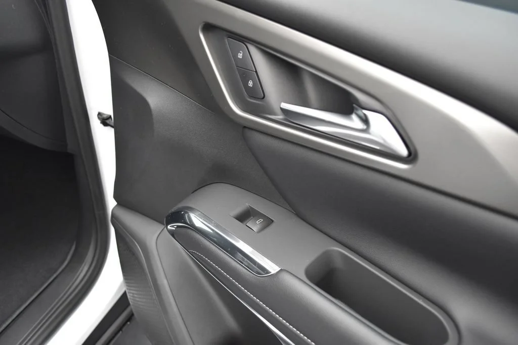 New 2026 Summit White Chevrolet LT image 36