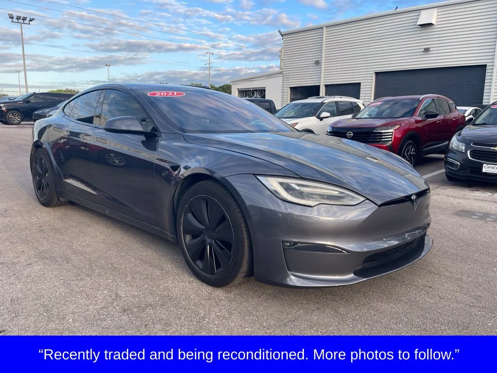 Used 2021  Tesla Long Range image 1