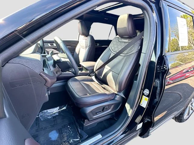 2025 Ford Explorer Platinum - Photo 22
