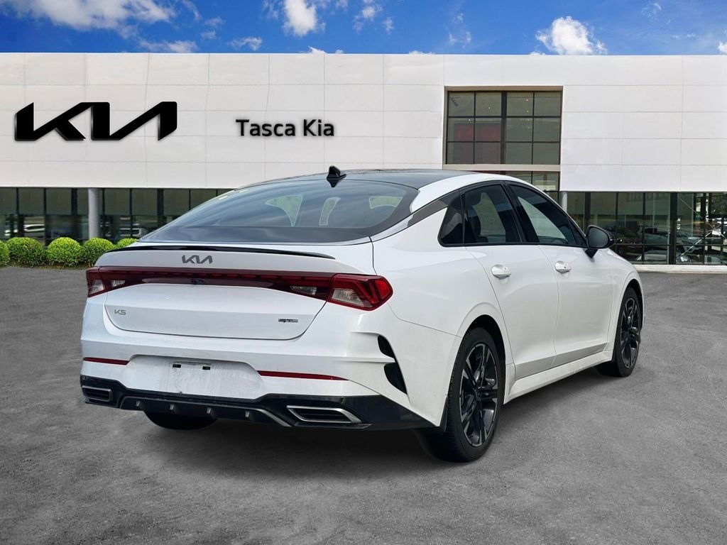 Used 2023 White Kia GT-Line image 4