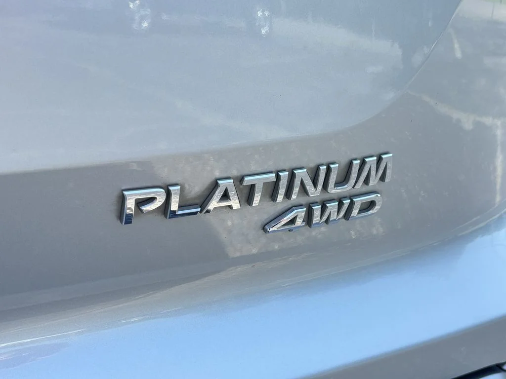 Used 2023 Silver Nissan Platinum image 36