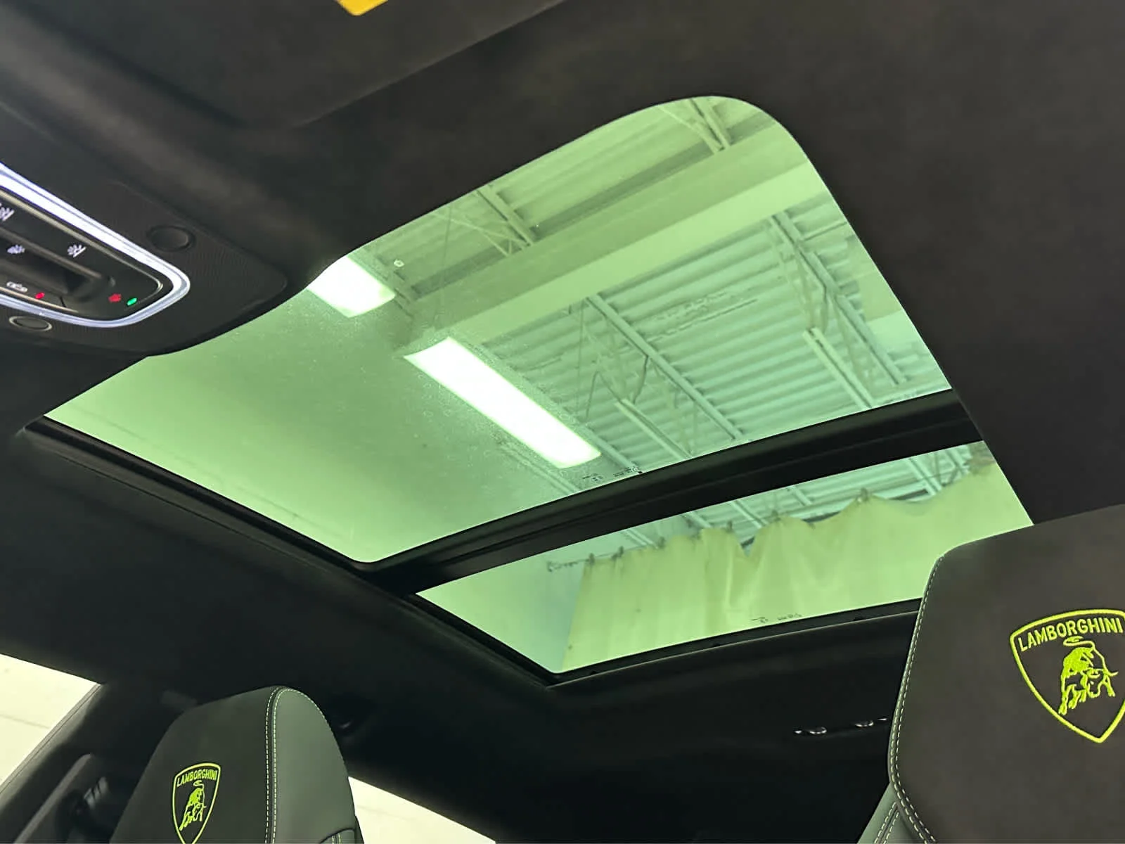 2024 Lamborghini Urus Performante - Photo 39