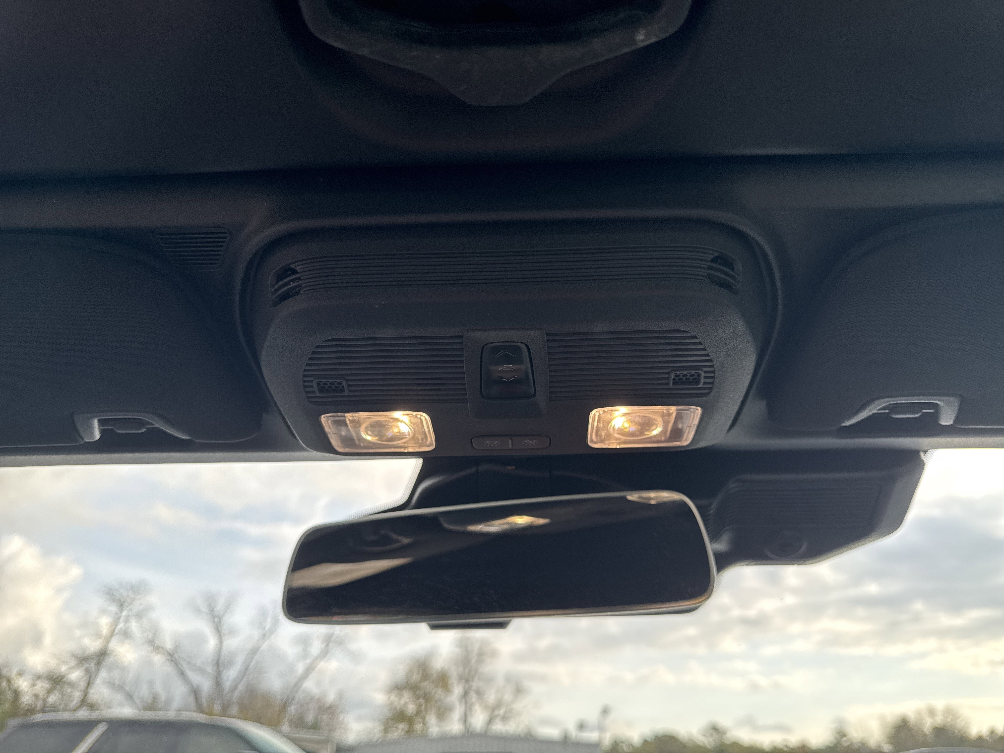 Used 2024  Ford  image 21