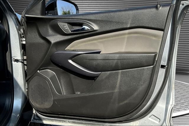 Used 2025 Gray Chevrolet ACTIV image 27