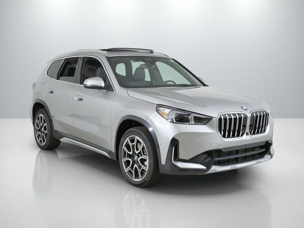 New 2026 Space Silver Metallic BMW xDrive28i image 7