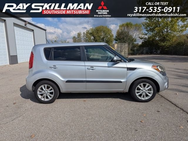 Used 2012 Silver Kia Plus image 4