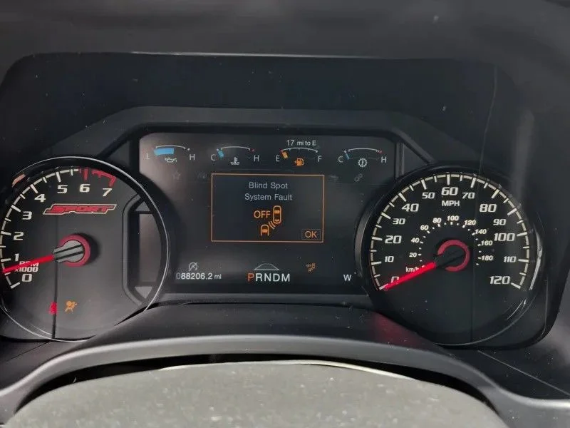 Used 2018  Ford Lariat image 8
