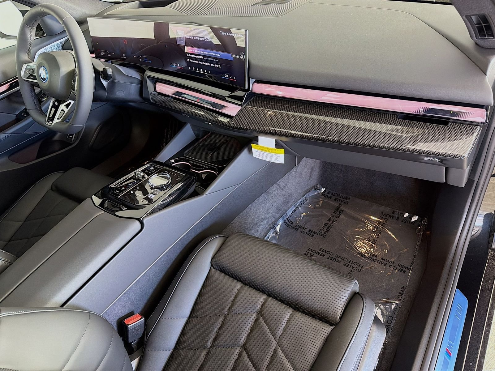 New 2027 Black Sapphire Metallic BMW 550e xDrive image 30