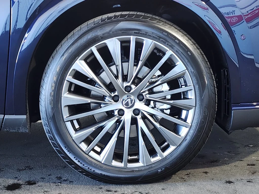 New 2026 Silver Lexus 450h+ Luxury image 4