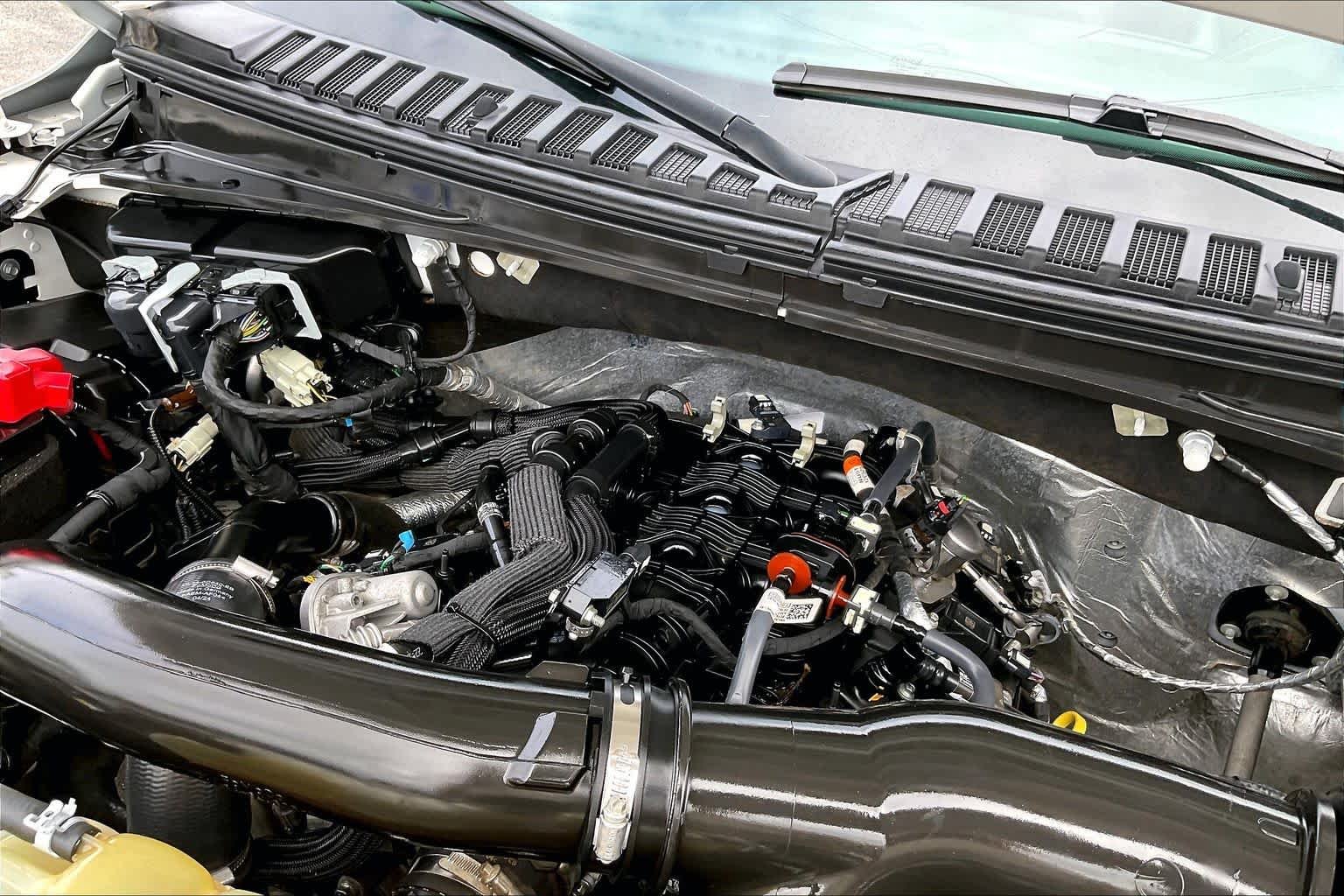 Used 2024 Star White Metallic Tri-Coat Ford XLT image 30