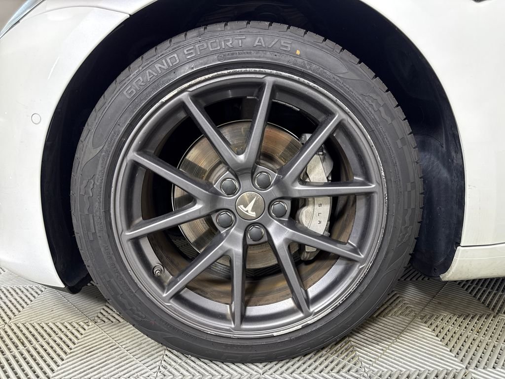 Used 2021 White Tesla Long Range image 19