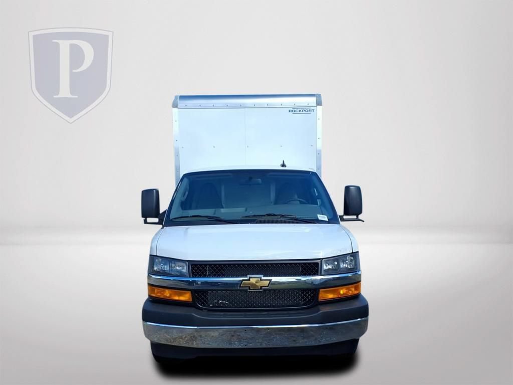New 2025 Summit White Chevrolet 1WT image 2